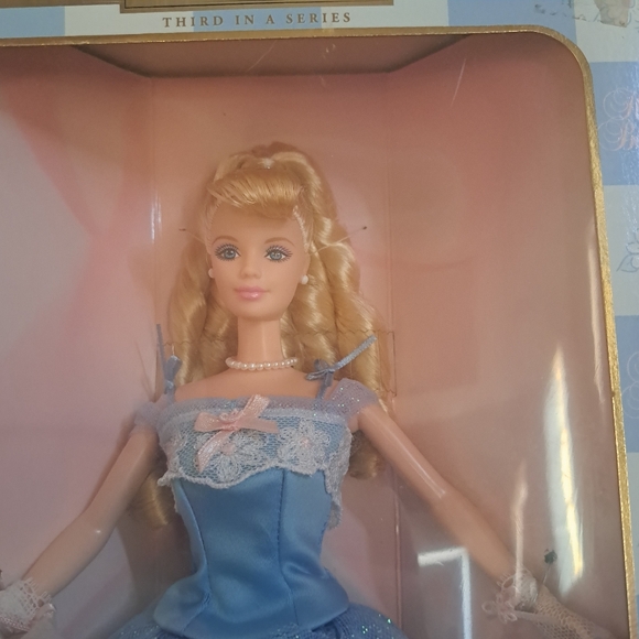 Birthday Wishes Barbie, 2001 - Picture 3 of 7